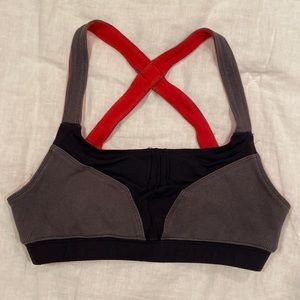 Oiselle cross back bra with zipper
